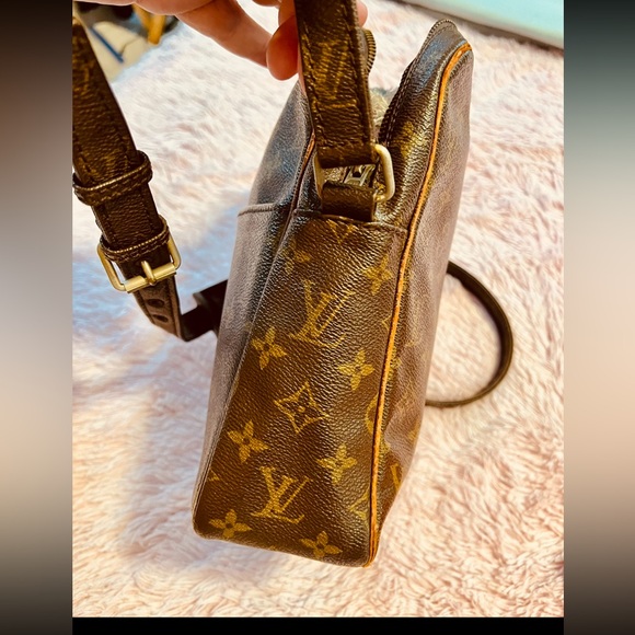 LOUIS VUITTON PETIT MARCEAU MONOGRAMMED CROSSBODY BAG / INCL COA / MRSP $1,423 - Picture 9 of 16